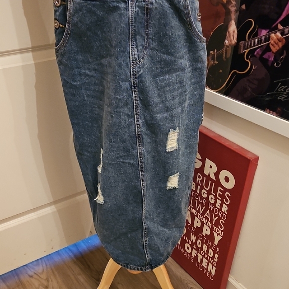 Women's Denim Overall Dress - Picture 4 of 7